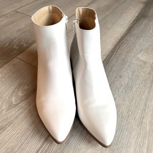City classified white booties